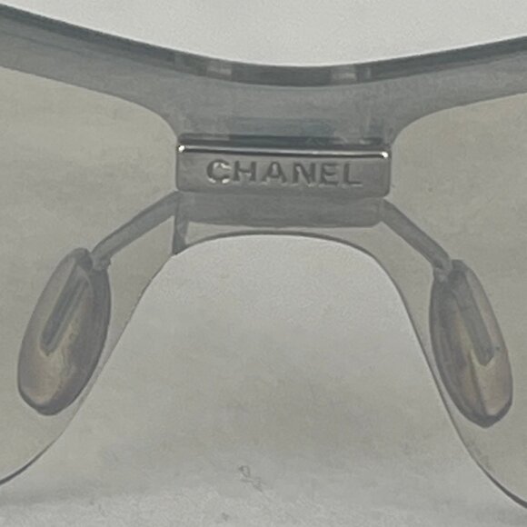 Chanel Shield Rimless Sunglasses 4043 - Picture 4 of 9